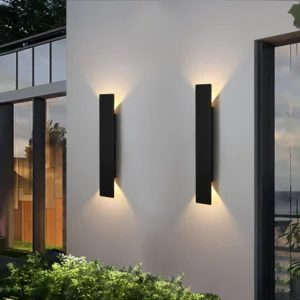 Lampada/Applique da Esterno Impermeabile Moderna – LED Bianco o Nero, Fascio di Luce Su & Giù – IP65